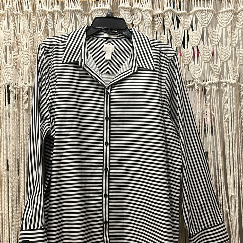 Chicos black and gold women’s button up
